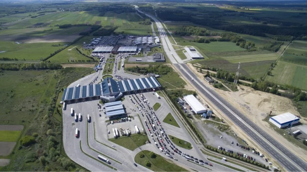 Трансфер до пішохідного переходу Шегині–Медика без стресу